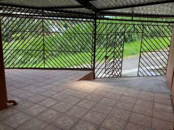 Se vende espaciosa casa con patio en la Trinidad de Moravia 24-330