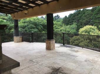 Se vende lujosa casa en las montañas de Tres Ríos de La Unión 23-1735