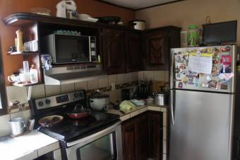 Se vende casa con amplio terreno en Angeles San Rafael A23-1621