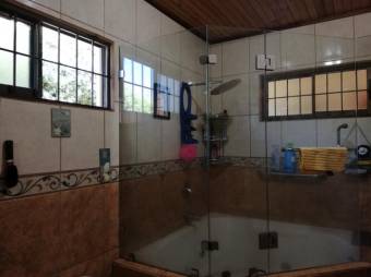 Se vende casa con amplio terreno en Concepcion San Rafael A23-2637