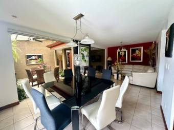 Se vende moderna casa en condominio de Pozos en Santa Ana 25-96