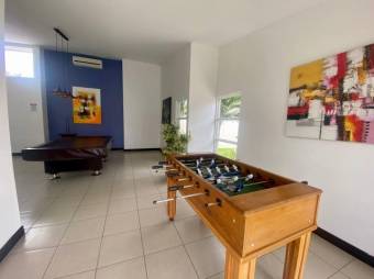 Se vende moderna casa en condominio de San Rafael Escazú 25-335