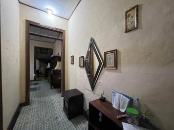 Se vende lote con propiedad en Escazú Centro 23-2767