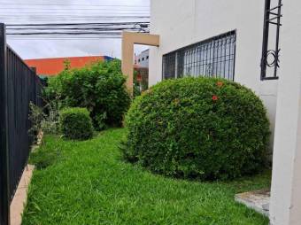 Se vende espaciosa casa para inversión en Uruca de San José 25-119