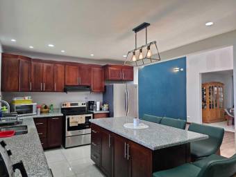 Venta de Casa en Vásquez de Coronado, San José. RAH 25-452