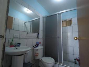 Se vende propiedad con casa y dos apartamentos en Santo Tomas Santo Domingo A23-2209