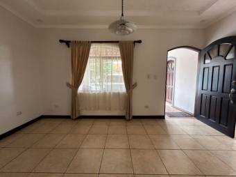 Se vende espaciosa casa con patio en San Francisco Heredia A25-444