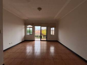 Se vende espaciosa casa con patio en San Francisco Heredia A25-444