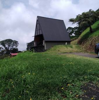 En venta quinta c/casa y cabañas faldas del volcán Poas