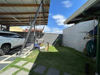 Se vende espaciosa casa con patio en San Pablo Heredia A24-415