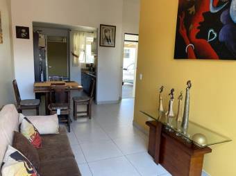 Se vende casa con espaciosa terraza en San Pablo Heredia A24-1513