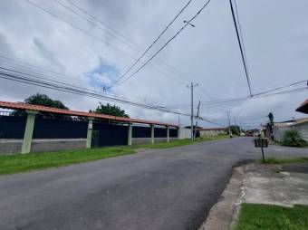 Se vende espaciosa casa en Guácima de Alajuela 25-437