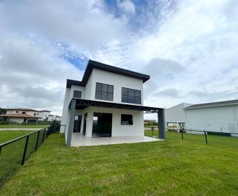 Casa a la venta en condominio Las Mesetas dentro de Cuidad Hacienda Los Reyes, La Guacima.