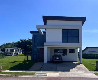 Casa a la venta en condominio Las Mesetas dentro de Cuidad Hacienda Los Reyes, La Guacima.