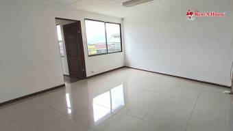 Se alquila local comercial con 3 oficinas en Yoses Sur 25-474