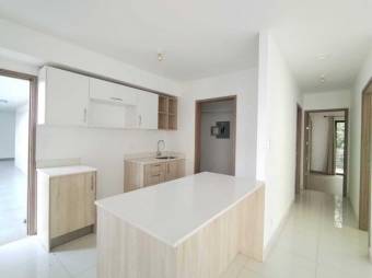 Se vende moderno apartamento en condominio de Piedades en Santa Ana 25-469