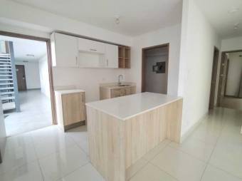 Se vende moderno apartamento en condominio de Piedades en Santa Ana 25-469