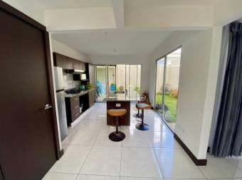 Se vende moderna casa en condominio de Tejar en El Guarco 25-476