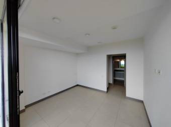 Se vende moderno apartamento en edificio de San Rafael San José 25-483