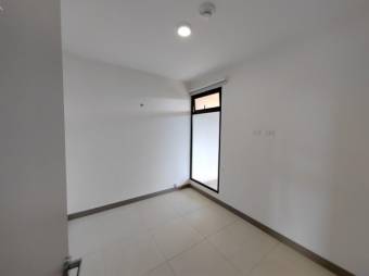 Se vende moderno apartamento en edificio de San Rafael San José 25-483