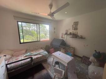 Se vende moderna casa en condominio de San Rafael Escazú 23-883