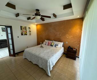 Casa a la venta en condominio Las Vueltas, en La Guacima, Alajuela.