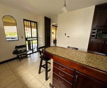 Casa a la venta en condominio Las Vueltas, en La Guacima, Alajuela.