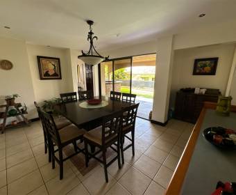 Casa a la venta en condominio Las Vueltas, en La Guacima, Alajuela.