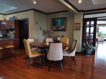 Se vende espaciosa casa en condominio de San Rafael Escazú 23-516