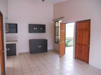 Se vende casa con 2 apartamentos en Zapote de San José 24-1248