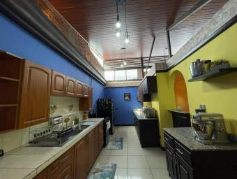 Venta de Casa  Oficinas en B Francisco Peralta, San José. RAH 23-609