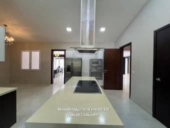 Escazu luxury home with pool for sale $850.000