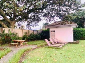 Se vende moderna casa en condominio de Guácima en Alajuela 25-488