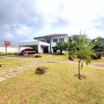 Se vende moderna casa en condominio de Guácima en Alajuela 25-488