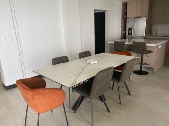 Se vende moderna casa en condominio de San Rafael Escazú 23-2789