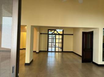 Se vende moderna casa en condominio de Pozos en Santa Ana 23-708