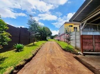 Se vende casa con mas de 7,000m2 de lote en San Rafael de Heredia 25-186