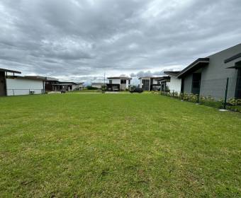 Lote a la venta en condominio Las Mesetas, La Guacima, Alajuela.