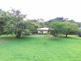 2 bedroom house on large land located in Potrero