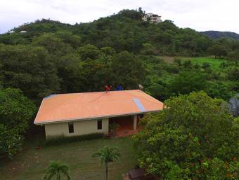 Casa de 2 habitaciones en gran terreno ubicado en Potrero