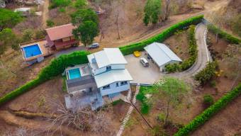 Casa  2 estudios con piscina y una impresionante vista al mar y la naturaleza