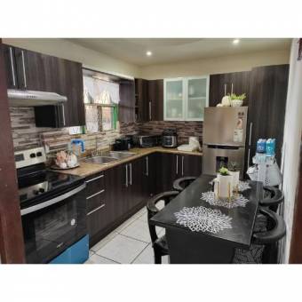 VENTA DE CASA USO MIXTO, CON APARTAMENTO, SAN JOSE, CORONADO 