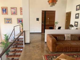 Se vende lujosa casa en las montañas de San Antonio Escazú 23-2399