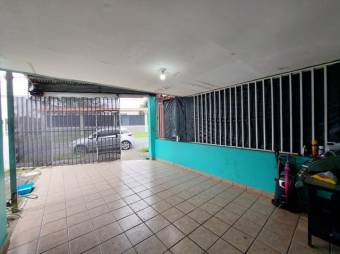 Se vende espaciosa casa en Guácima de Alajuela 25-437