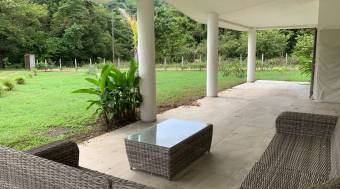 House on a large plot of 3770 m2 in Potrero, Guanacaste