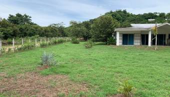 House on a large plot of 3770 m2 in Potrero, Guanacaste