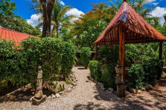 Hotel and restaurant located in Playa Grande