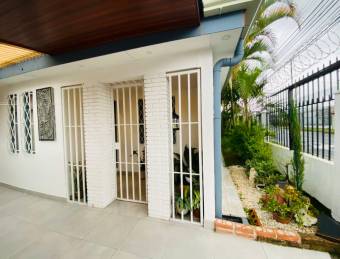 House for sale in Tibás, NEWLY REMODELED QUIET AREA