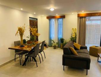 House for sale in Tibás, NEWLY REMODELED QUIET AREA