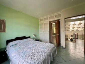 Venta de Casa en Uruca, San José. RAH 25-528